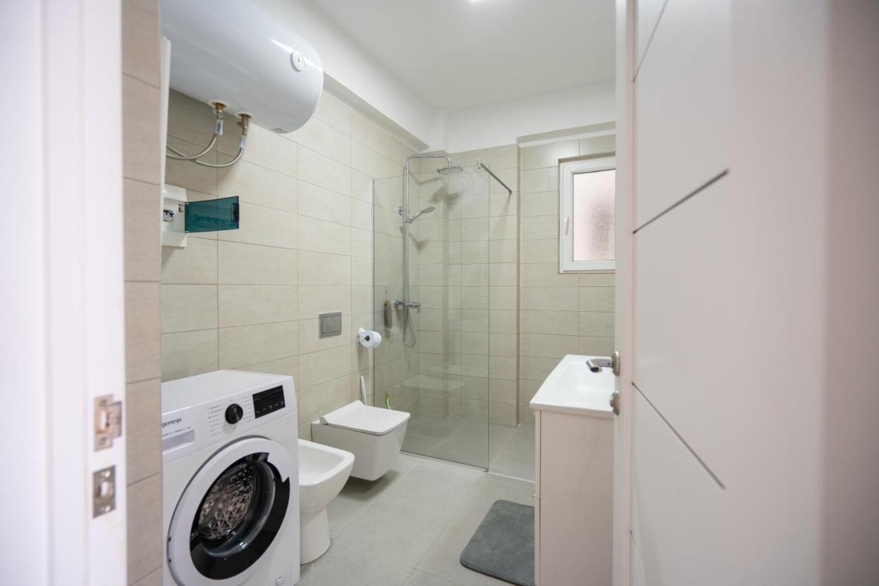 Apartment In The Village With A Sea View Vlorë Esterno foto